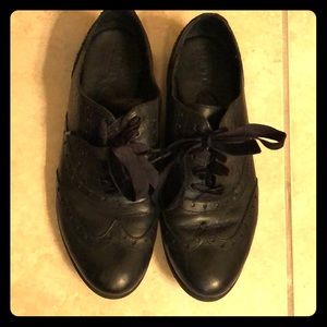 Lightly worn cute black low cut oxfords